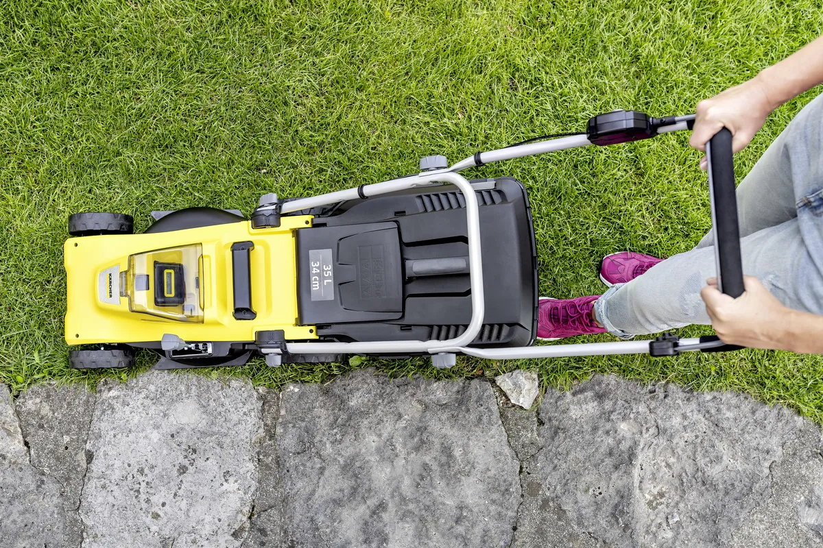 Аккумуляторная газонокосилка LMO 3-18 Battery Set Karcher 6